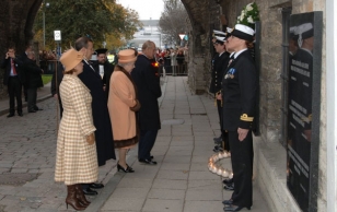 Her Majesty Queen Elizabeth II and His Royal Highness The Duke of Edinburgh on a state visit in Estonia. A commemoration ceremony at the memorial plaque to the British Royal Navy on the wall of the Estonian Maritime Museum