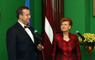 President Toomas Hendrik Ilves kohtumas Läti Vabariigi presidendi Vaira Vike-Freibergaga.