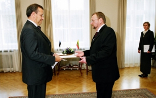 President Toomas Hendrik Ilves received at Kadriorg the Ambassador of the Republic of Lithuania Juozas Bernatonis who presented his Letter of Credentials.