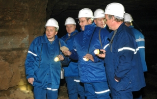 President Ilves in Ida-Viru County. Visiting Eesti Põlevkivi Ltd Estonia oil-shale mine
