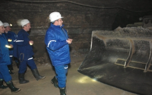President Ilves in Ida-Viru County. Visiting Eesti Põlevkivi Ltd Estonia oil-shale mine
