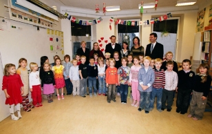 President Toomas Hendrik Ilves visited the Stockholm Estonian School.