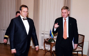 President Toomas Hendrik Ilves kohtus Kadriorus Rootsi Kuningriigi välisministri Carl Bildtiga