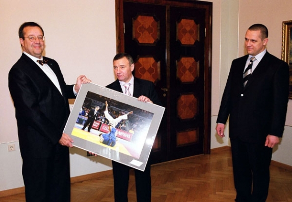 President Toomas Hendrik Ilves kohtus Kadriorus Rahvusvahelise Judoföderatsiooni esindajatega.