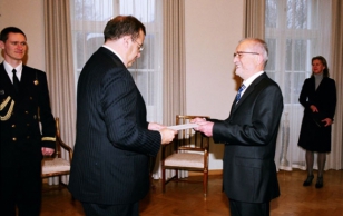 President Toomas Hendrik Ilves võttis vastu Bosnia ja Hertsegoviina suursaadiku Jakov Skočibušići, kes esitas oma volikirja.