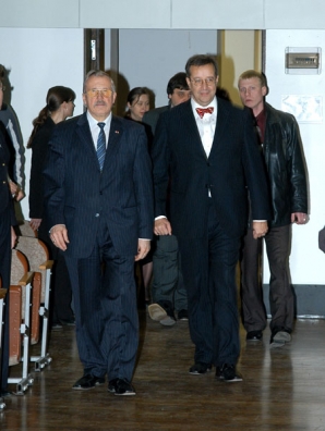 President Toomas Hendrik Ilves võttis üle Eesti kodukaunistamise liikumise patronaaži.