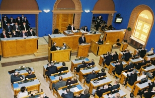 President Toomas Hendrik Ilves kõnelemas Riigikogu XI koosseisu avaistungil.