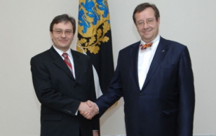 Horvaatia suursaadik Damir Kušen andis Vabariigi Presidendile üle oma volikirja