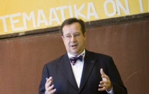 President Toomas Hendrik Ilves gave a class in European cultural history at the Tallinn Ühisgümnaasium.