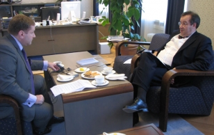 President Toomas Hendrik Ilves vastamas BBCRussian.com-i ja Rambler.ru lugejate küsimustele.