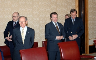 President Toomas Hendrik Ilves kohtus Kadriorus Soome välisministri Ilkka Kanervaga.