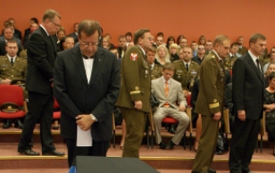 President of the Republic at the farewell ceremony for Sergeant Kalle Torn and Junior Sergeant Jako Karuks, who were killed in Afghanistan, in Tapa on 4 July 2007