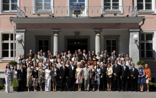 President Toomas Hendrik Ilves võttis Kadriorus vastu parimaid kõrgkoolilõpetajaid
