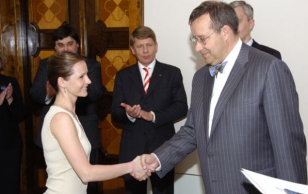 President Ilves presented the Young Cultural Figure Award to ballerina Luana Georg.
