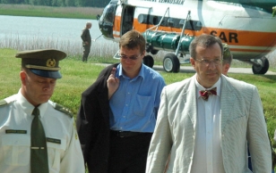 President Toomas Hendrik Ilves visited the guard posts and checkpoints on the eastern border.