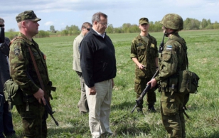 President Toomas Hendrik Ilves visited Spring Storm, the largest army exercise of the Estonian Defence Forces.