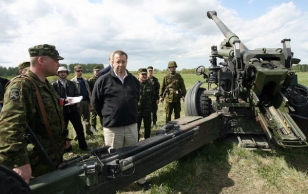 President Toomas Hendrik Ilves külastas Eesti kaitseväe aasta suurimat maaväeõppust Kevadtorm.