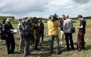 President Toomas Hendrik Ilves visited Spring Storm, the largest army exercise of the Estonian Defence Forces