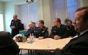 President Toomas Hendrik Ilves kohtus Virumaal töötavate politseinikega