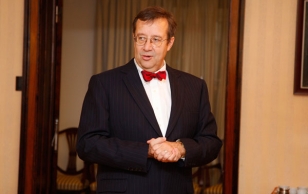 President Toomas Hendrik Ilves thanked the organizers of the 2007 Song and Dance Festival for the most memorable cultural event of the ending year