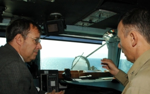 President Toomas Hendrik Ilves visited the United States aircraft carrier USS Enterprise