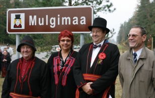 President Ilves opened border posts for Mulgimaa