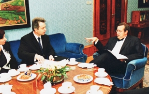 President Toomas Hendrik Ilves võttis Kadriorus vastu Moldova Vabariigi suursaadiku Eduard Melnici, kes esitas oma volikirja