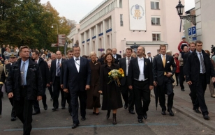 President Toomas Hendrik Ilves ja Rootsi kuninganna Silvia osalesid Tartu Ülikooli 375. aastapäeva pidustustel.