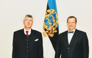 President Toomas Hendrik Ilves võttis Kadriorus vastu Ungari Vabariigi suursaadiku Jozsef Vigi, kes esitas oma volikirja.