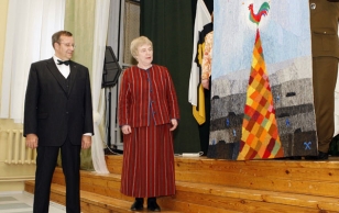 PresidenToomas Hendrik Ilves presented the Beautiful School Award to the Pühajärve Basic School