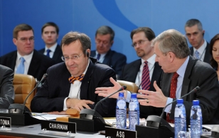 Left to right: President Toomas Hendrik Ilves of Estonia with NATO Secretary General, Jaap de Hoop Scheffer