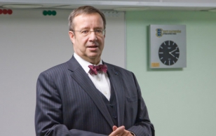 President Ilves met with the members of the Academic Unit of the Tartu Force of the Estonian Defence League