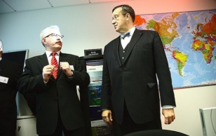 Opening of the IT Demo Center in Tallinn: Urmas Kõlli, President of the Estonian Association of Information Technology and Telecommunications, and President Ilves