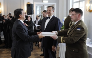 President Ilves handed over state decorations. José Manuel Barroso, President of the European Commission