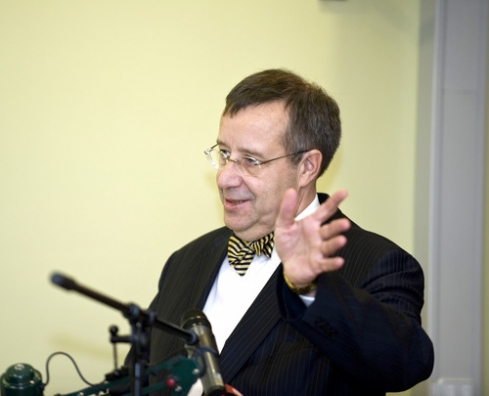 President Ilves presented the Folklore Awards