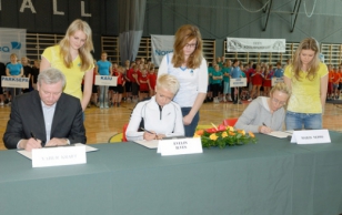 The First Lady’s Foundation of the President’s Cultural Foundation and Nordea Bank Estonia will sign a cooperation agreement at the new Paide Sports Hall initiating a Young Athlete’s Prize