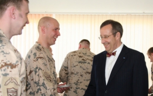 Президент Ильвес встретился с отправляющимися в Афганистан военнослужащими