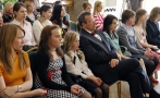 President Toomas Hendrik Ilves presented the prizes for the “What Can I Do for Estonia?” essay-writing contest