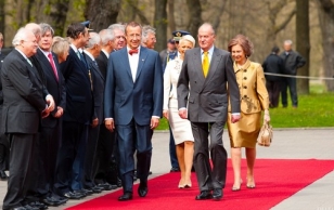 Президент Ильвес и Эвелин Ильвес приняли в Кадриорге прибывших в Эстонию с государственным визитом короля Испании Хуана Карлоса и королеву Софию