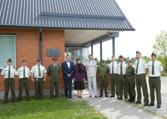Visit to Ida-Viru County. Opening of the memorial plaque to a boarder guard Andrus Lääne lost in the line of duty in Vasknarva border guard station