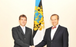 Mr Dušan Krištofik, the Ambassador of Slovakia presenting his credentianls to President Ilves