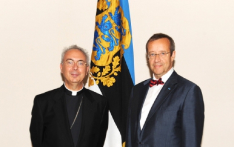 President Ilvese kohtumine Püha Tooli riikidevaheliste suhete sekretär peapiiskopi Dominique François Joseph Mambertiga