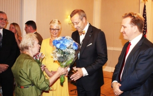 Working Visit to USA. President Ilves met with local Estonians in New York