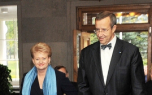 Президент Тоомас Хендрик Ильвес на встрече с главой Литвы Далией Грибаускайте