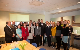 President Ilves visiting the Estonian Genome Center