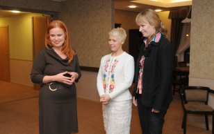 Evelin Ilves and mrs Sandra Elisabeth Roelofs visiting the nursing home Villa Benita