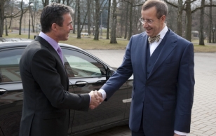 President Ilves greets Secretary General of NATO, Mr. Anders Fogh Rasmussen who arrived in Kadriorg.