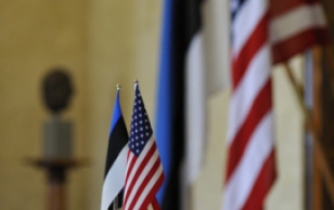 Flags of Estonia and the United States of America.