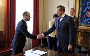 President Ilves nimetas Sten Lindi teise astme kohtunikuks 1. juunist 2010.