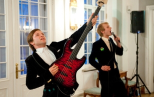 Malcolm Lincoln, surprise performer of the state dinner: Madis Kubu (bass) and Robin Juhkental (vocals). Malcolm Lincoln represents Estonia at the Eurovision song contest 2010.
